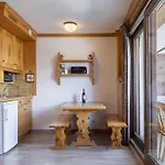 Lejlighed Rent - *